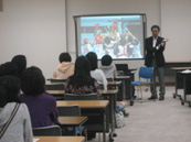 仙台大学スポーツ情報マスメディア学科勝田隆学科長による保護者への「トップアスリートを育てるための親としての心構え」の講義