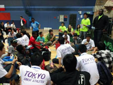 現地学生とのランチミーティングの様子