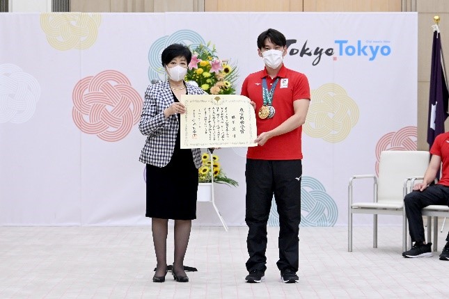 頒發嘉許狀