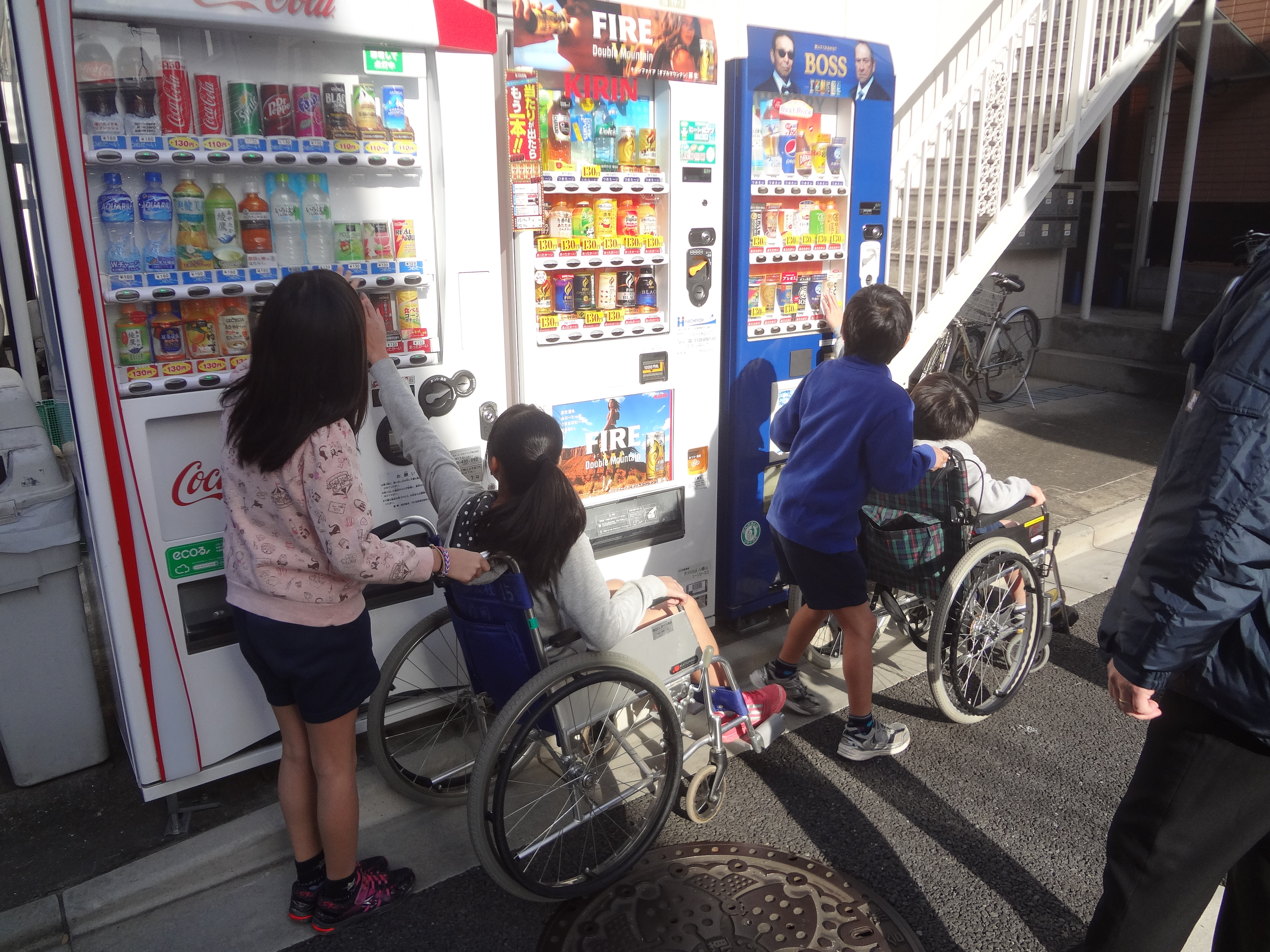 Wheelchair experience (Setagaya Social Welfare Council)