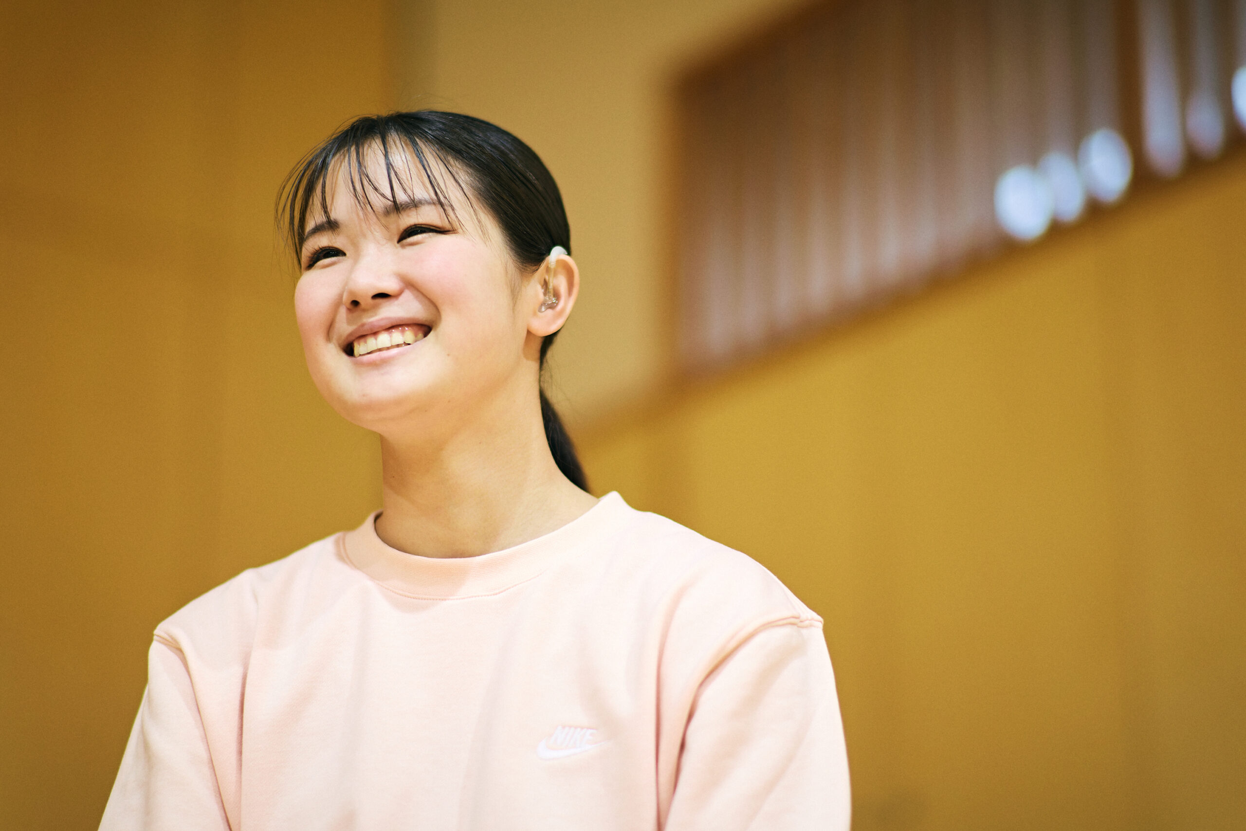 The photo of Ogura getting interviewed in the gymnasium